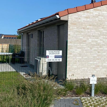 Wh95 Gezellig Vakantiehuisje -4P- Met Tuin En Parking Koksijde Luaran gambar