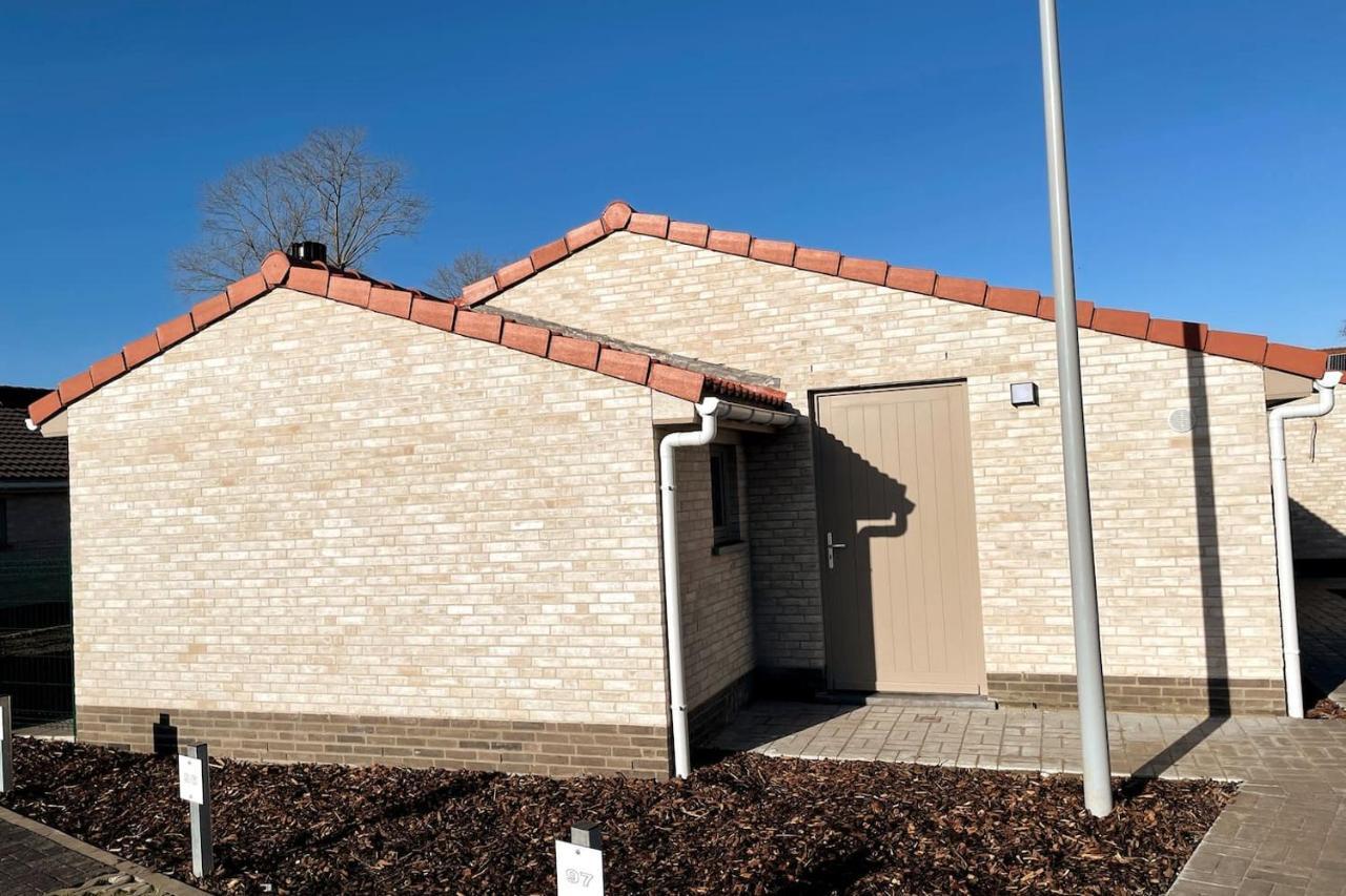 Wh95 Gezellig Vakantiehuisje -4P- Met Tuin En Parking Koksijde Luaran gambar