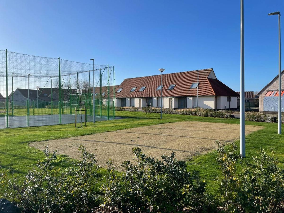 Wh95 Gezellig Vakantiehuisje -4P- Met Tuin En Parking Koksijde Luaran gambar